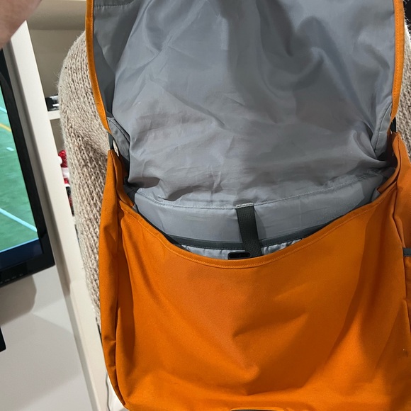 Patagonia sling laptop bag - Picture 3 of 5